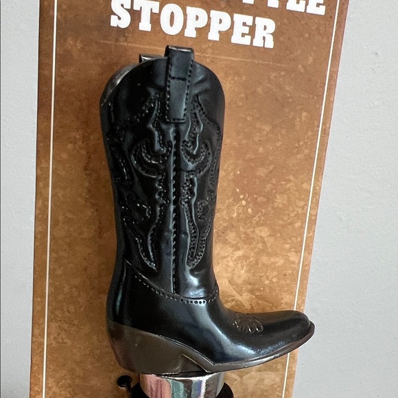 Wild Eye Designs | Black Cowboy Boot Wine Bottle Stopper 🍷 - Picture 3 of 8